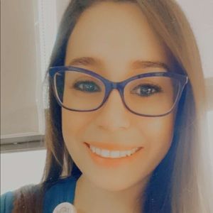 Meet your Posher, Danika